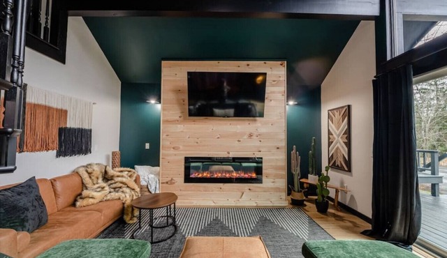 Finger Lakes Escape FLX Chalet + Private Pond