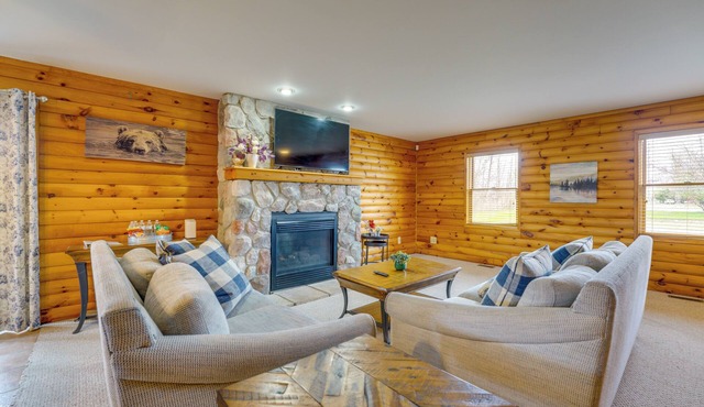 Fire Pit & Grill! Spacious Port Huron Home By Dtwn