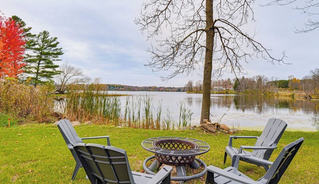 Fish, Swim & Explore! 2-Cabin Camp on Round Lake
