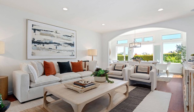 Foothill Oasis - Luxury Home in Santa Barbara with a Pool and Hot Tub