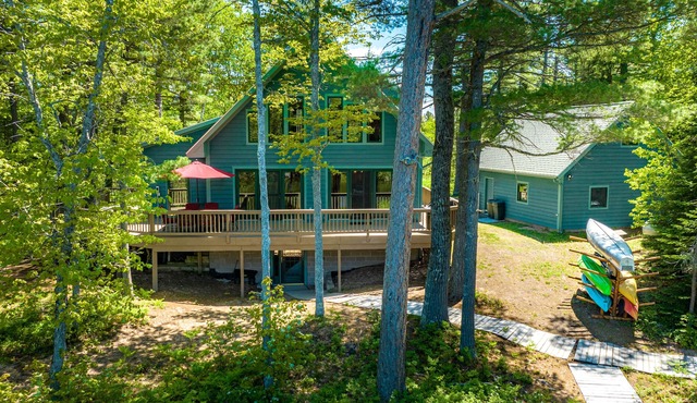 Four Season Retreat in Beautiful Bete Grise