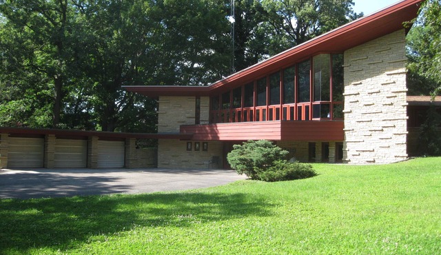 Frank Lloyd Wright overnight rental - The Elam House in Austin