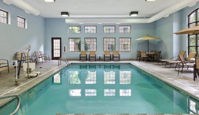 Free Breakfast, Pool, Gym. Near Western Michigan University!