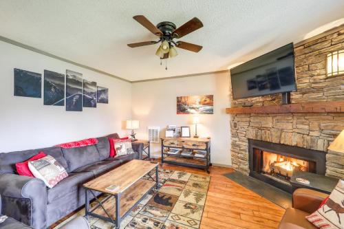 Furnished Deck + Resort Perks: Beech Mtn Retreat! in Beech Mountain