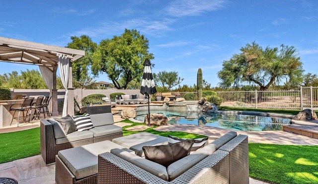 GOLF COURSE VIEW LOT | Heated Pool & Hot Tub | EV!