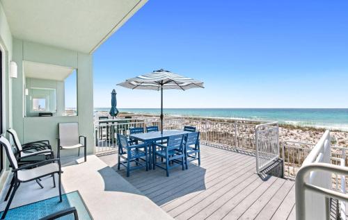 Gorgeous Gulf front townhome Gas grill and beach access