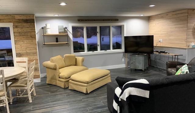 Gorgeous Lower Level Apartment Retreat