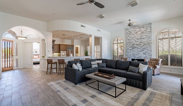 Greyhawk Luxury - Gated - Pool - Patio - Golfer's Haven