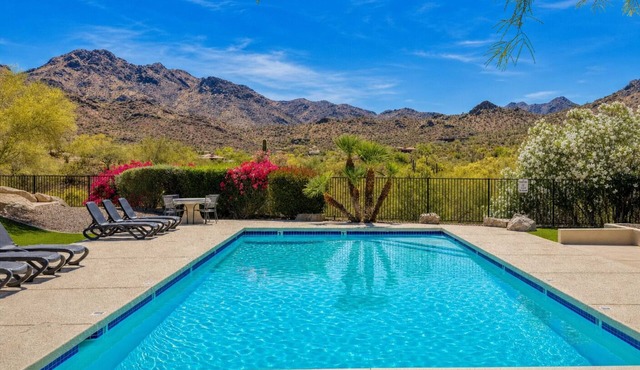 Group Retreat with Indoor Basketball, Stunning Views, Pool & Putting Green