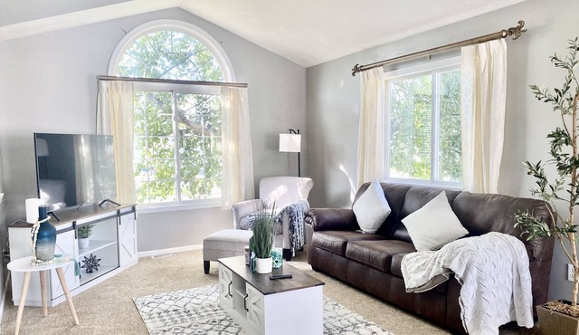 GRWorkcation : Work + Play + Stay