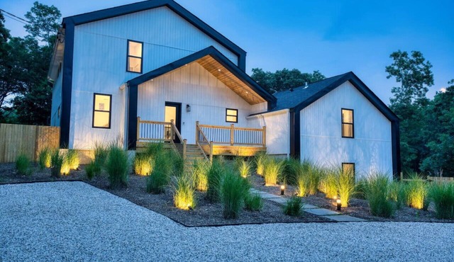 Hamptons Modern Retreat NEW CONS
