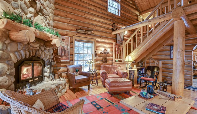 Handcrafted Log Home on River Near Crystal Mtn