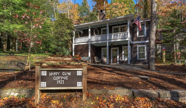 Happy Clan Cottage | Historic & Updated Montreat Home 5 Minutes to Black Mtn!