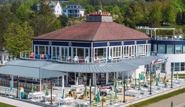 Harbor Master 101: Luxurious 3-bedroom condo in Bay Harbor, MI, perfect for relaxation.
