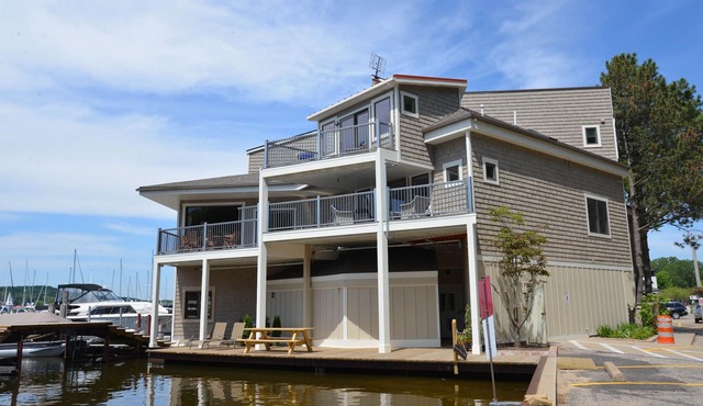 Harbor View Loft #3 is a waterfront condo - Big enough for everyone!