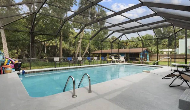 Have it all at this beautiful waterfront Homosassa home close to all amenities.