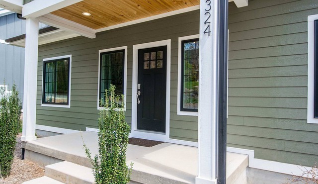 Hendersonville Duplex Sleeps 8 Free Tix