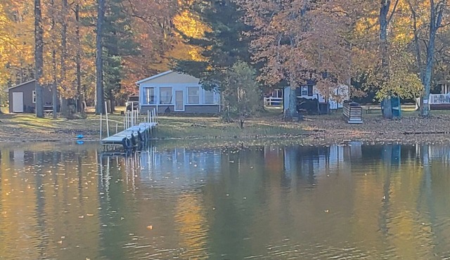 Hide-a-way at Swan Lake: fishing, relaxing, and dog friendly.