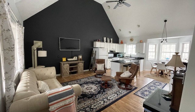 Highly rated 3 Bed,3 Bath, 0 cleaning fee dog friendly additional daily fee.