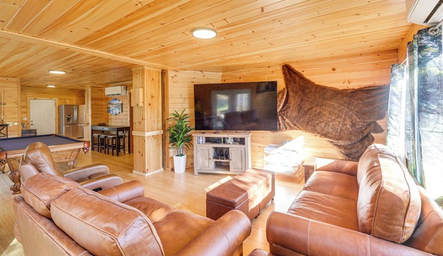 Hike, Ski & Explore: Patten Home w/Pool Table!