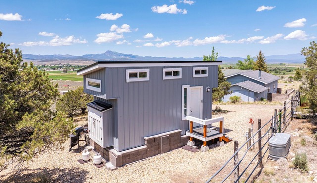 Hilltop Tiny Home (Panguitch Utah)
