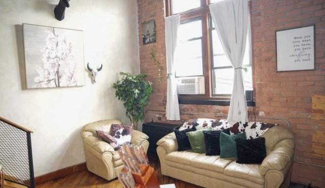Historic Boutique Loft Near Michigan Central Gated Parking
