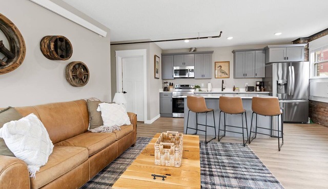 Historic Brownstone Apartment, Heirloom Vacations
