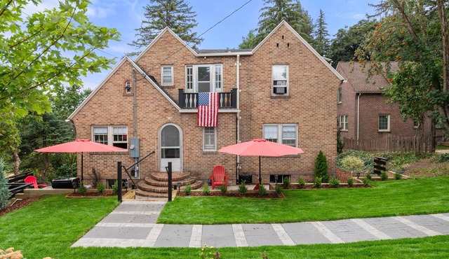 Historic WSU Drucker House-1/2 Block From Campus on College Hill in Pullman