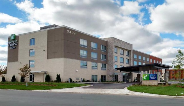 Holiday Inn Express & Suites Eagan - Minneapolis Area by IHG