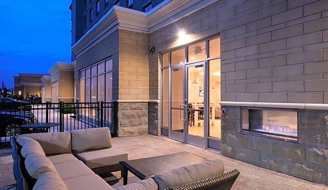 Holiday Inn & Suites Farmington Hills - Detroit NW by IHG