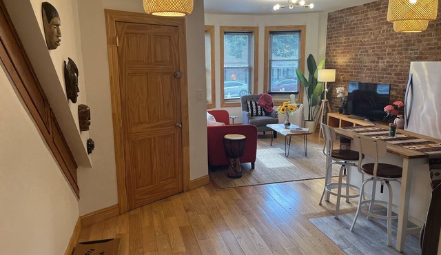 Huge 2 Bedroom/2 Bathroom Apt