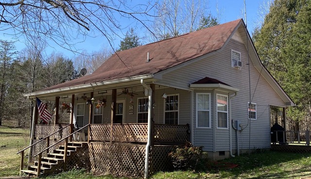 Hummingbird Haven-3 Bed 2 Bath River House