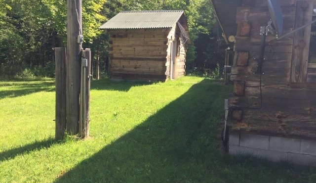 Hunting Cabin/400 acre property 2000 sq foot camp cabin groups/individuals