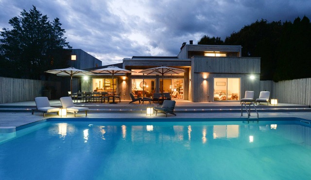 Idyllic views in Water Mill with pool and tennis