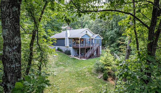 Impressive Cabin with Great Surroundings in Chattanooga, Tennessee