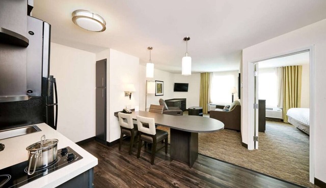 Indulge in Home-Like Comfort! Pet-Friendly, Short Drive to ABQ BioPark Zoo!