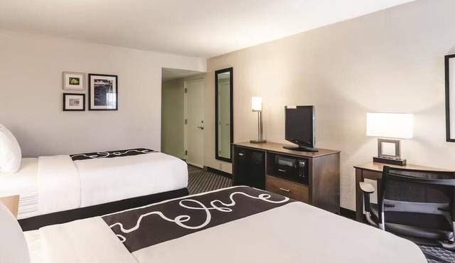 Inviting Space for Poolside Fun & Beachwalk Adventures, Ideal for Families