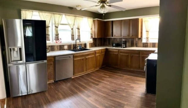 Jade Junction - Newly Remodeled 3 BR/1 BA in the center of town!