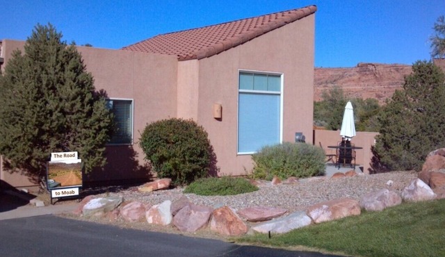 Journey Begins at The Road To Moab In Rim Village! Recently Updated! Super Clean