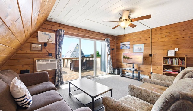 Juniper Presents: Chalet #25 Walk to Beach Chalet & Resort Amenities