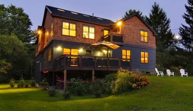 Just a min from Downtown Stockbridge on 11 Acres