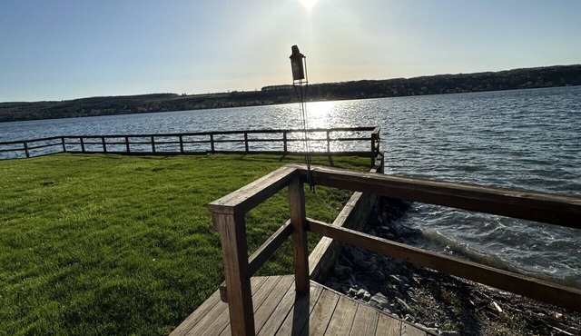 Keuka Lake East Side Cottage with walk in beach