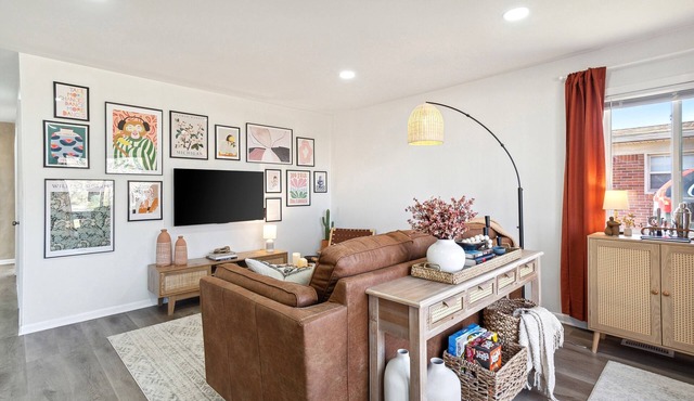 ☀️ Kissed by Sunshine ☀️ 3BDR Ranch by Royal Oak & Ferndale - Family Friendly 2TVs