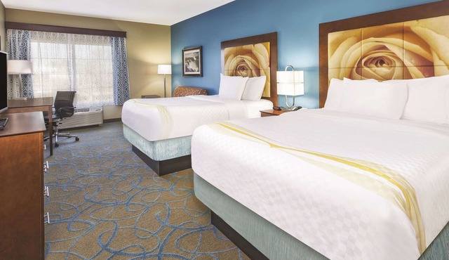 La Quinta Inn & Suites by Wyndham Niagara Falls