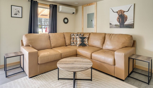Lake Days, Trails & More! Updated Apt in Mineville