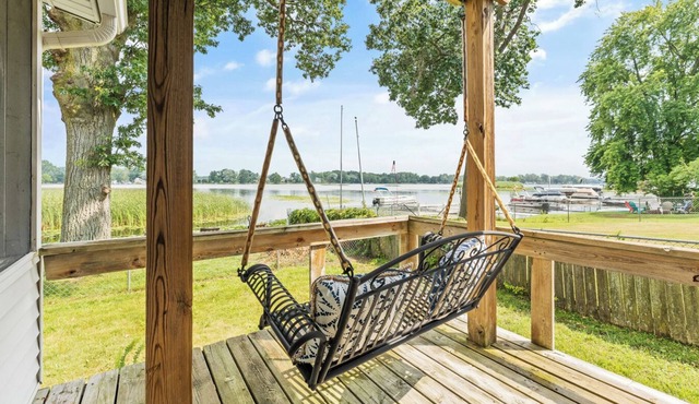 Lake home getaway, relax and fun!
