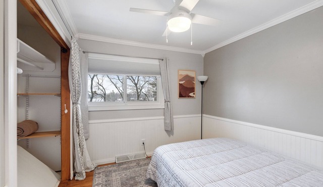 Lakefront 4-bedroom house in White Lake