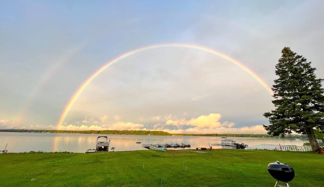 Lakefront Cabin Rental Resort- Cabin 3- Fish, Sightseeing & Ride Trails
