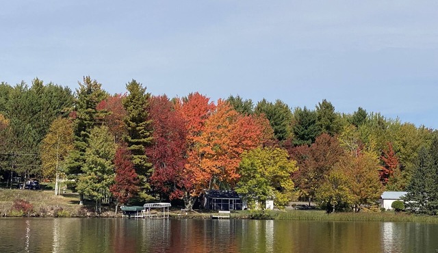 Lakefront cottage w/convenient access to restaurants, atv and snowmobile trails in Phillips
