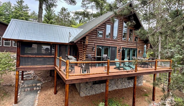 Lakefront Log Cabin located directly on UTV and snowmobile trails!